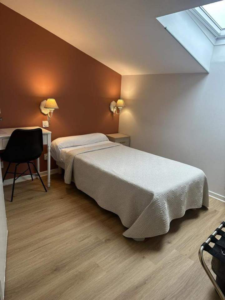 Hotel bed Lyon
