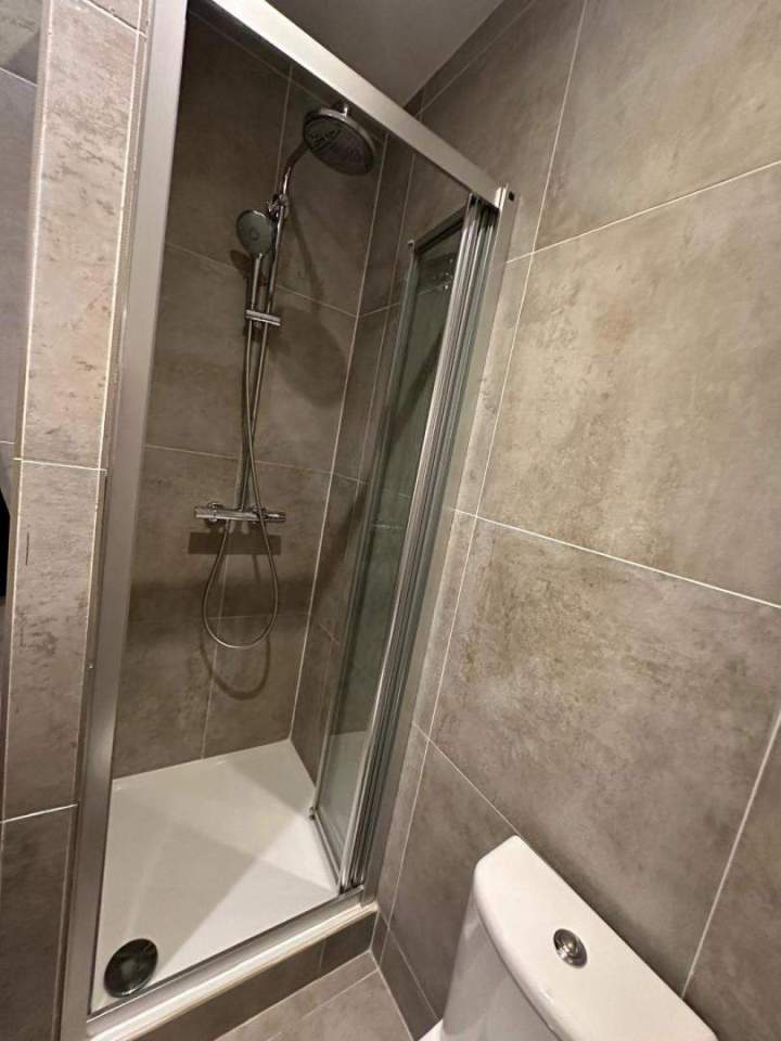 Modern bathroom facilities Lyon