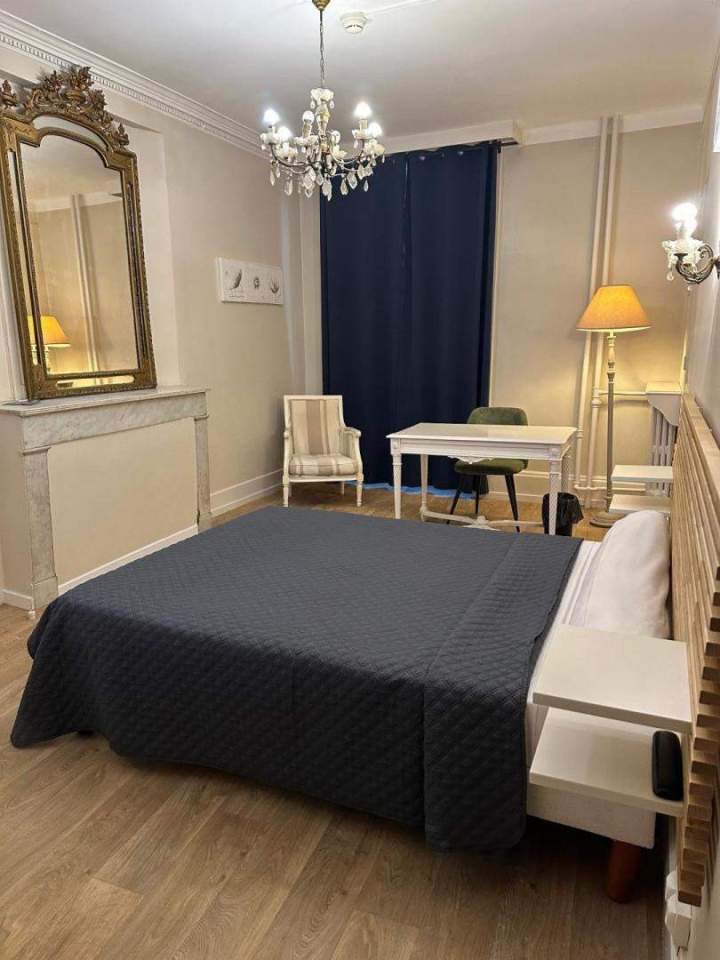 Double bed Lyon